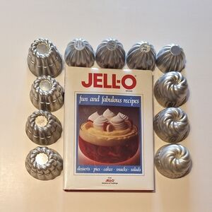Vintage 15 Gelatin / Jello Molds and Jello Cookbook